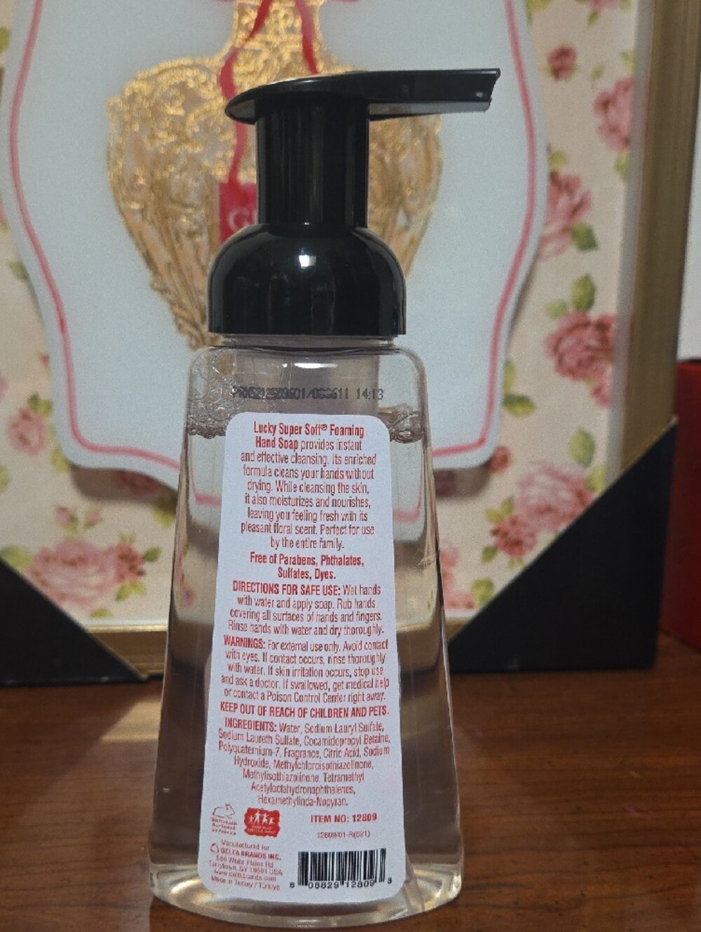 Lucky Super Soft Wild Berry & Rose Foaming Hand Soap — Pink - Picture 2 of 3